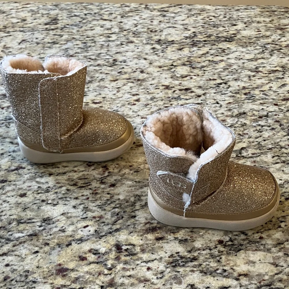 UGG Toddler Girls Gold Glitter Boots Size 2 Shearling Lined Velcro Closure